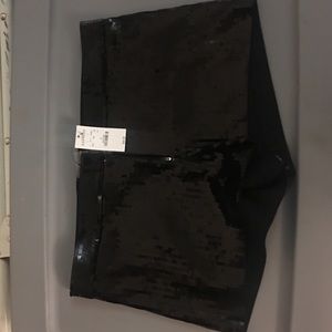 Black sequence Express shorts