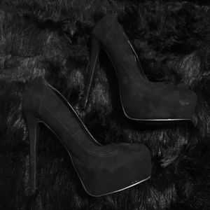 basic go to black heels