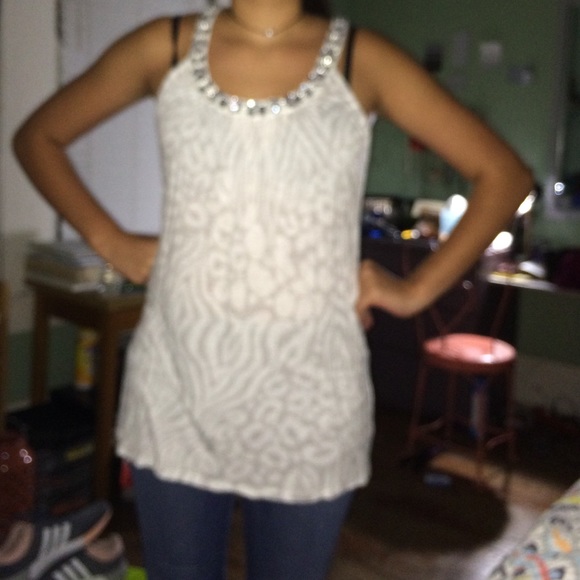 This printed white and grey top