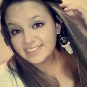 Meet your Posher, Latisha