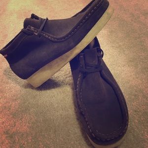 Used Men's Wallabees size 8
