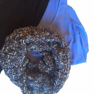 Gap tube infinity scarf