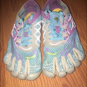 Vibrams (toe shoes)