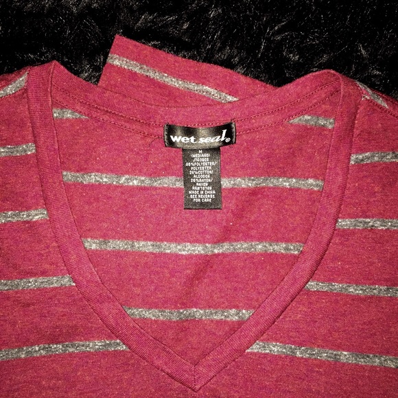 wet seal v neck