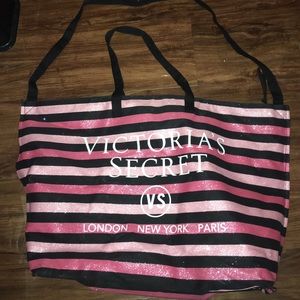 Victoria's Secret Weekend tote