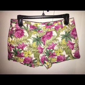 H&M Floral Shorts. Size Large