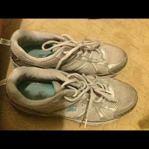 Exercise shoes