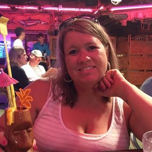 Meet your Posher, Melissa