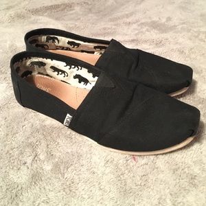 Size 9 Black Toms