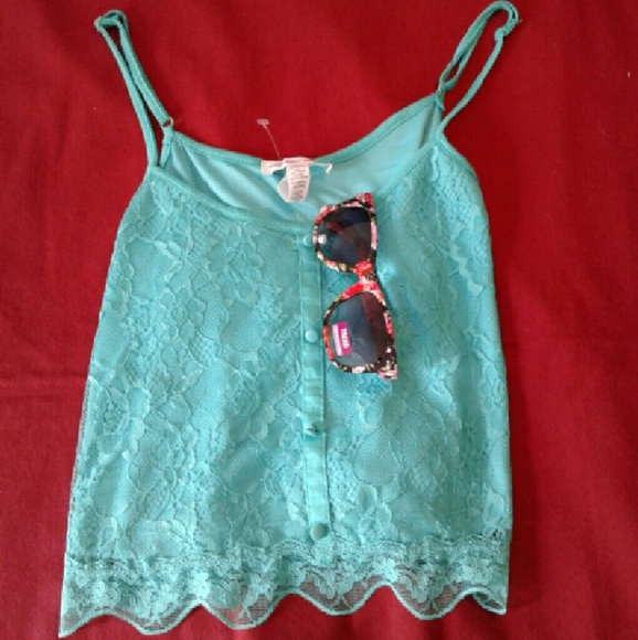 New Cute Lace Crop Top