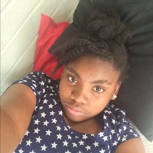 Meet your Posher, Simone