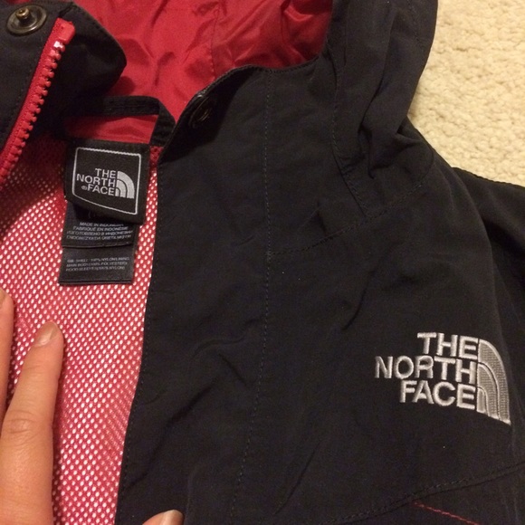 ❌SOLD ON MERC❌Black & Red North Face Jacket - Picture 2 of 3