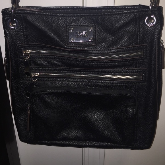 Tyler Rodan cross body bag great condition