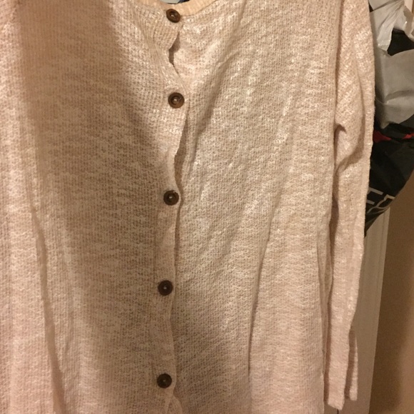 Jella couture shirt from: Ambiance