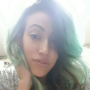 Meet your Posher, Evalise
