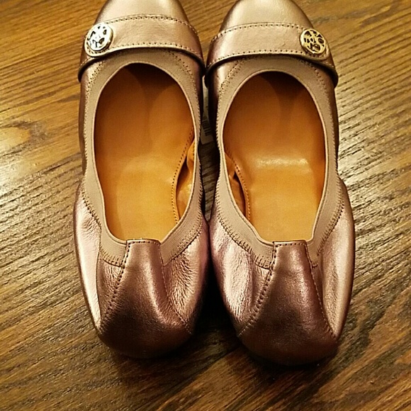 Coach - Picture 3 of 5