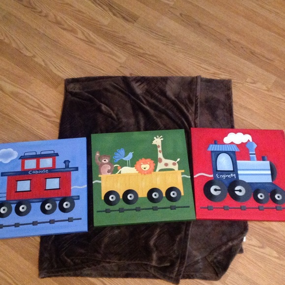 Adorable 3 piece Canvas Train Decor