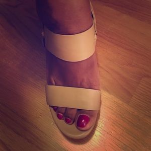 Nude wedges with gold studs