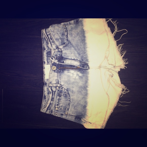 Limited edition garage shorts, super cute!