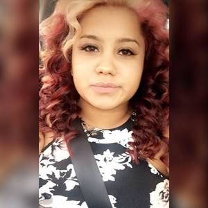 Meet your Posher, Lara