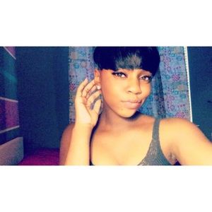 Meet your Posher, Kamira