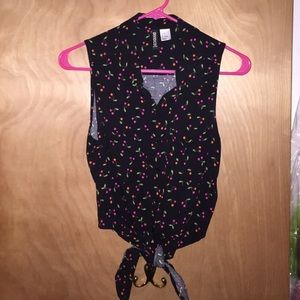 Collared cherry print crop top