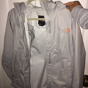 THE NORTH FACE RAIN JACKET