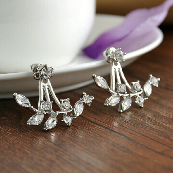 ❤️4 for $20 Sale❤️ sliver earrings - Picture 3 of 4