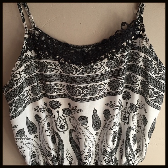 Black n' White Print Romper - Picture 2 of 4