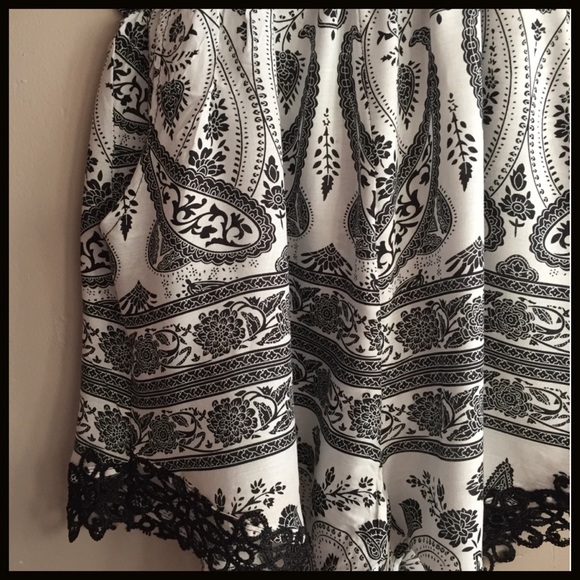 Black n' White Print Romper - Picture 3 of 4