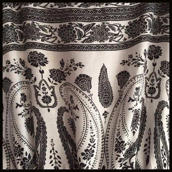 Black n' White Print Romper - Picture 4 of 4