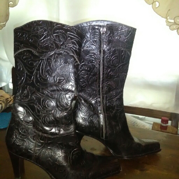 Tall, black, shiny, western style, Antonio Melani