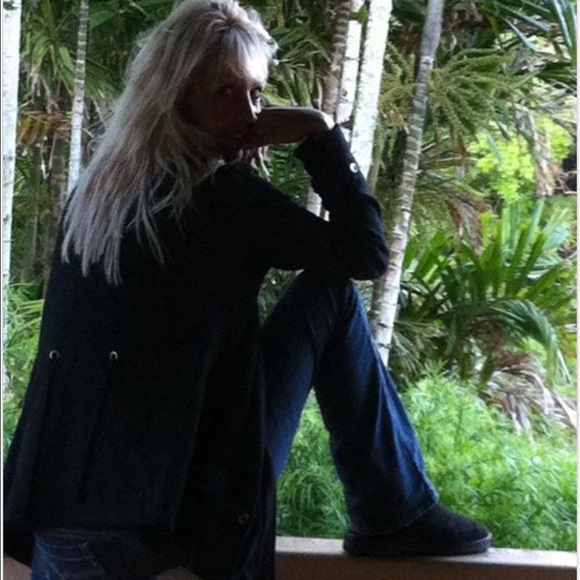 Meet your Posher, Michelle - Picture 3 of 4