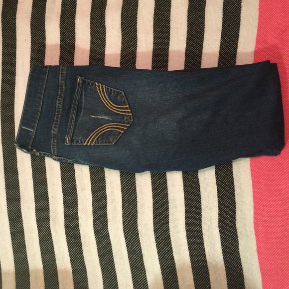 Hollister distressed jeans - Picture 2 of 3