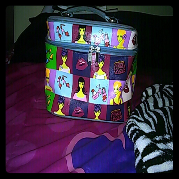 Cache brand make up bag