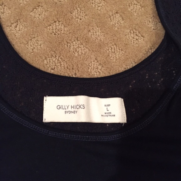 Gilly Hicks Navy Tank - Picture 2 of 4