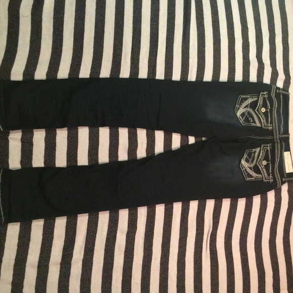 Ariya Jeans (dark wash) - Picture 3 of 3