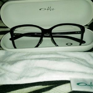 Women's Oakley "finesse"