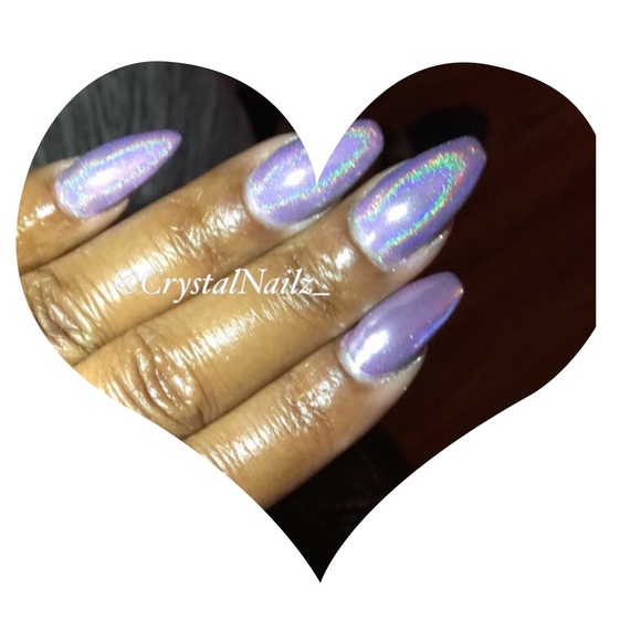 Holographic chrome dust 💅🏽 @crystalnailz_