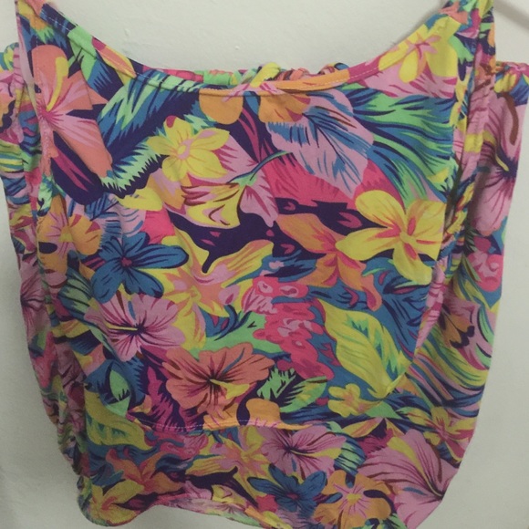Beautiful 2 piece floral print set.