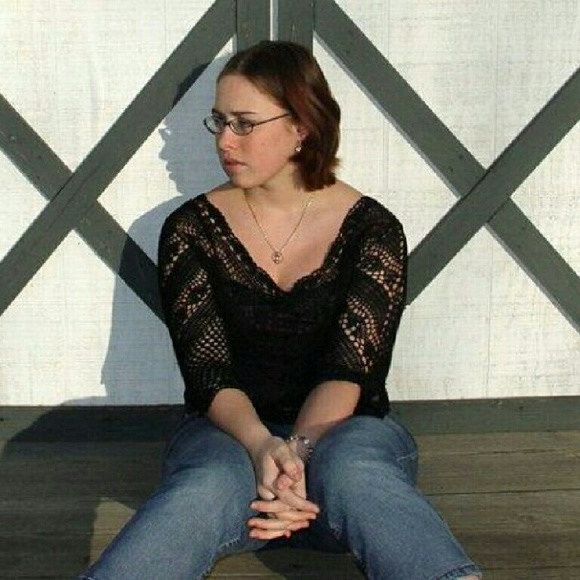 Meet your Posher, Kat - Picture 3 of 4