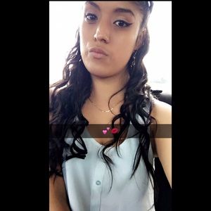 Meet your Posher, Estela