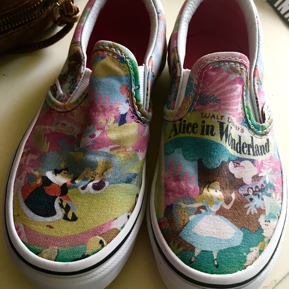 Girls Disney Alice & Wonderland Vans Sz 12.5