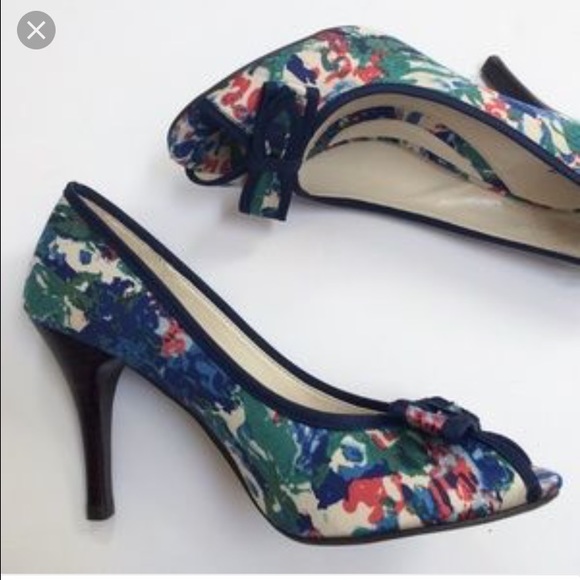 **New** Apt. 9 heels in size 9.