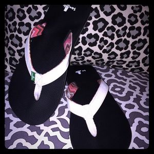 SANUK Women's Springwater Sandals/Flip Flops Wht 7