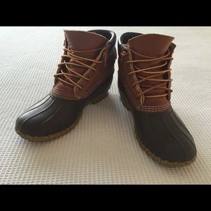 L.L. Bean Boots w/ padded collar sz 8 (fits sz 9)