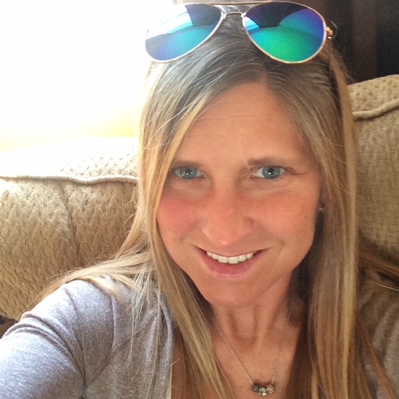 Meet your Posher, Jennifer