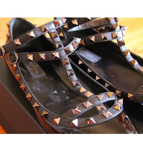🎉SOLD Valentino Flats - Picture 2 of 4