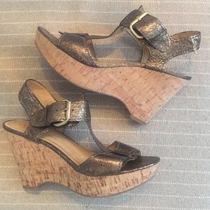 Franco Sarto size 8 gold wedges