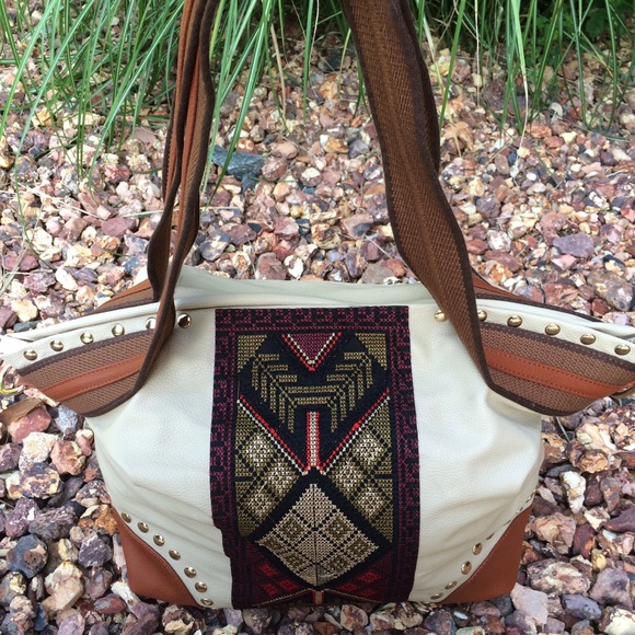 Boutique Handbags - 🎈8/6 Girly Girl HP 🎈NWOT Boho Inspired🌵Bag 🌵😎